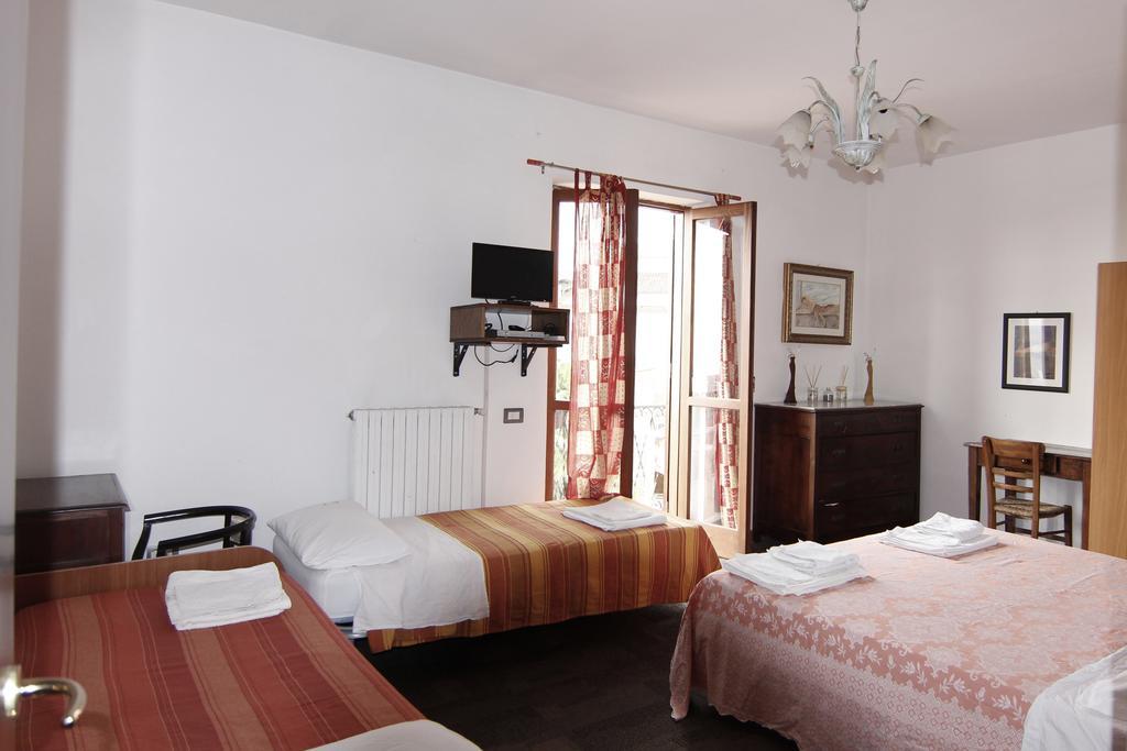 La Panoramica Bed & Breakfast วิลลาเปียนา ภายนอก รูปภาพ